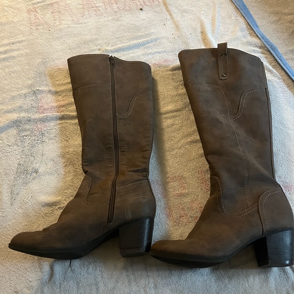 Calf High Boots - Picture 2 of 4